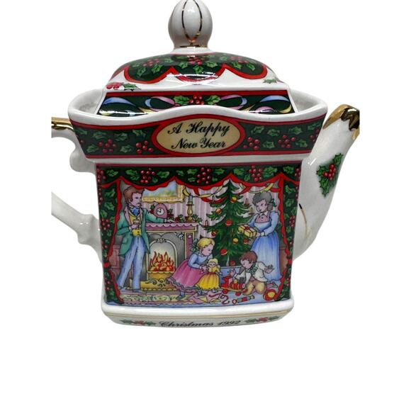 Vintage Sadler Collectible Christmas Teapot-Savoy "Christmas Mornings" 1992 - Picture 2 of 13